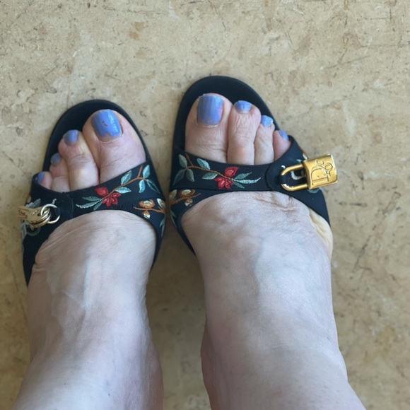 RARE DIOR PADLOCK MULES - Picture 6 of 9